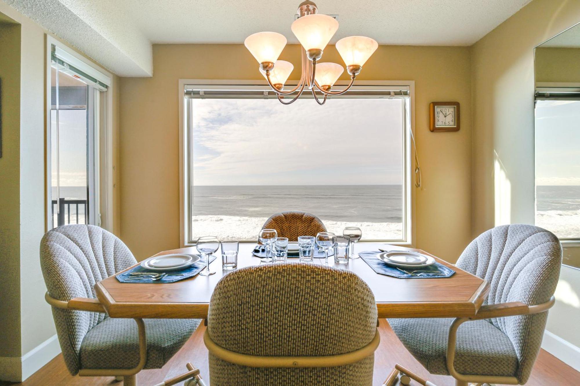 Comfortable Lincoln City Condo With Patio And Views! Exterior foto